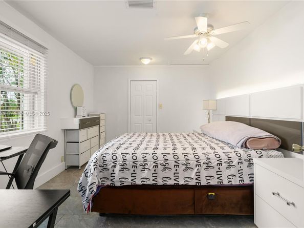 1631 NE 32nd St, Pompano Beach FL 33064