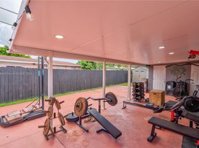 1631 NE 32nd St, Pompano Beach FL 33064