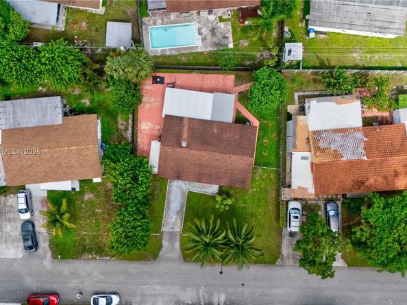 1631 NE 32nd St, Pompano Beach FL 33064