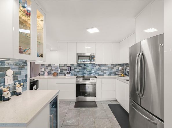 1631 NE 32nd St, Pompano Beach FL 33064