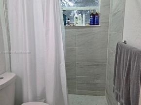 1025 Selkirk St, West Palm Beach FL 33405