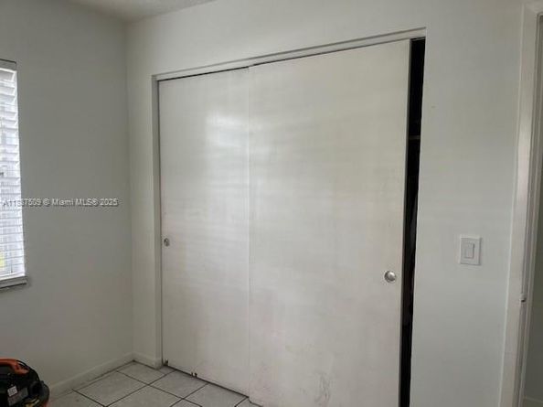 1025 Selkirk St, West Palm Beach FL 33405