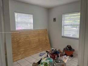 1025 Selkirk St, West Palm Beach FL 33405