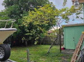 1025 Selkirk St, West Palm Beach FL 33405