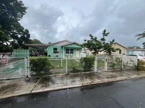 1025 Selkirk St, West Palm Beach FL 33405