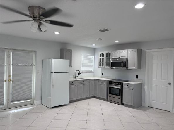 433 SW 28th Ave, Fort Lauderdale FL 33312