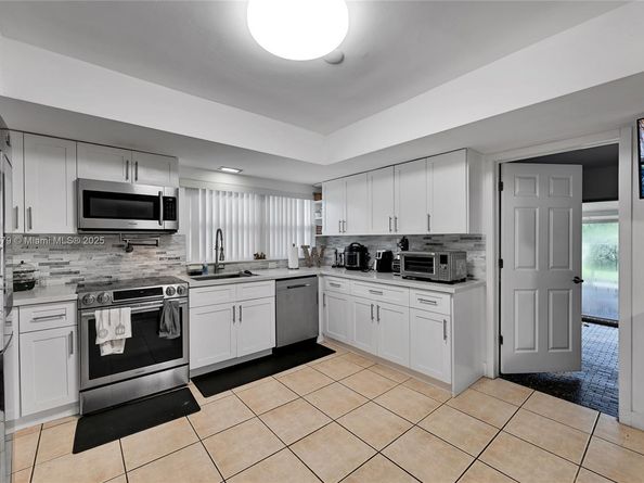 311 NW 201st St, Miami Gardens FL 33169