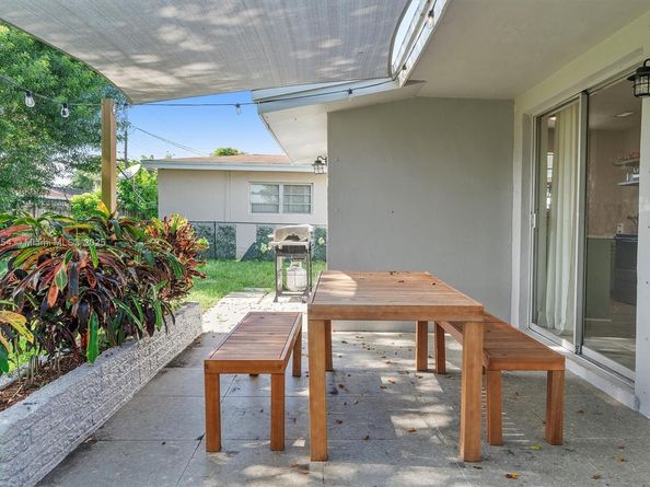 2310 Flamingo Dr, Miramar FL 33023