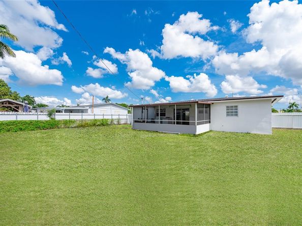 5420 NW 182nd St, Miami Gardens FL 33055