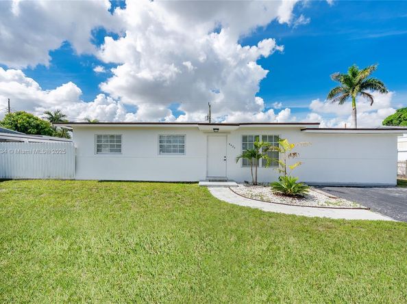 5420 NW 182nd St, Miami Gardens FL 33055