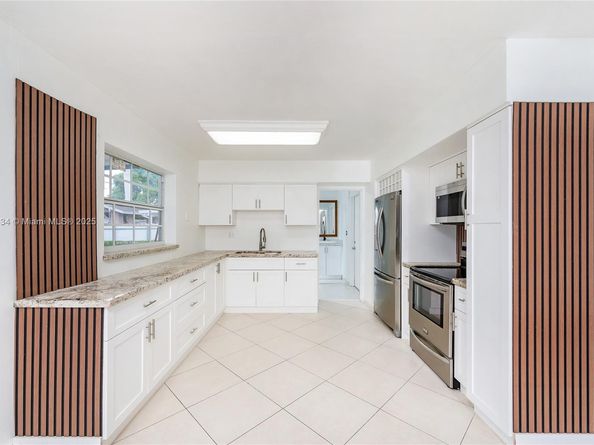 5420 NW 182nd St, Miami Gardens FL 33055