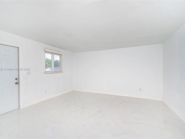 5420 NW 182nd St, Miami Gardens FL 33055