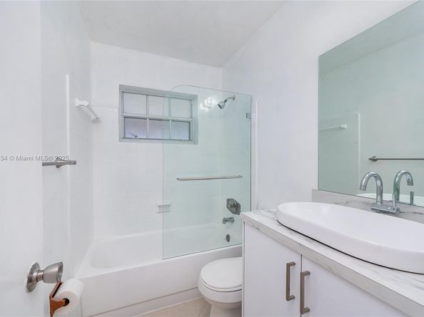 5420 NW 182nd St, Miami Gardens FL 33055