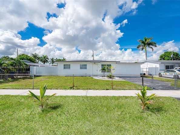 5420 NW 182nd St, Miami Gardens FL 33055