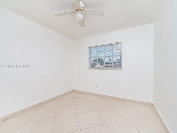 5420 NW 182nd St, Miami Gardens FL 33055