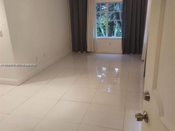 750 Pennsylvania Ave 1, Miami Beach FL 33139
