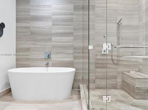 3250 NE 188th St UPH02 + ROOFTOP W/ POOL, Aventura FL 33180