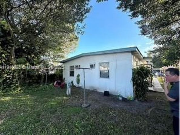 1785 NW 56th St, Miami FL 33142