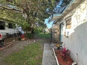 1785 NW 56th St, Miami FL 33142