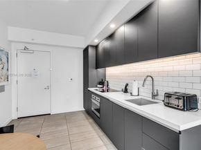 227 NE 2nd St 2503, Miami FL 33132