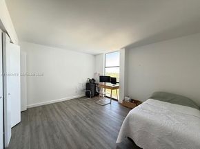 13499 Biscayne Blvd 902, North Miami FL 33181