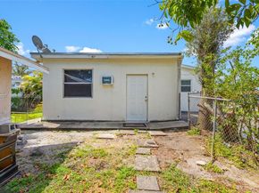 7491 Hope St, Hollywood FL 33024