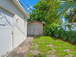7491 Hope St, Hollywood FL 33024