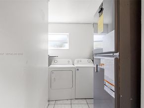 7491 Hope St, Hollywood FL 33024