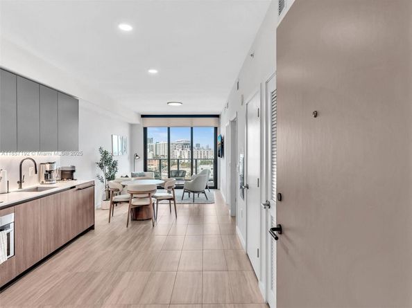 580 72nd St 806, Miami Beach FL 33141