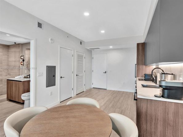 580 72nd St 806, Miami Beach FL 33141