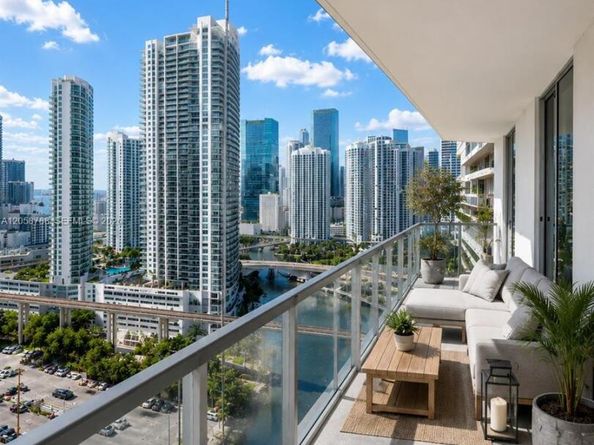 185 SW 7th St 2503, Miami FL 33130