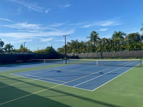 419 Lakeview Dr 201, Weston FL 33326