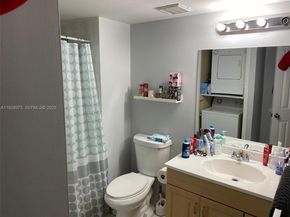 419 Lakeview Dr 201, Weston FL 33326