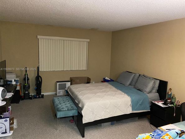 419 Lakeview Dr 201, Weston FL 33326