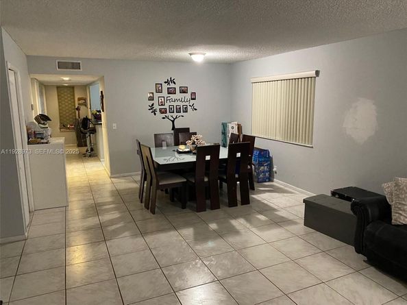 419 Lakeview Dr 201, Weston FL 33326