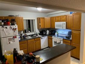 419 Lakeview Dr 201, Weston FL 33326