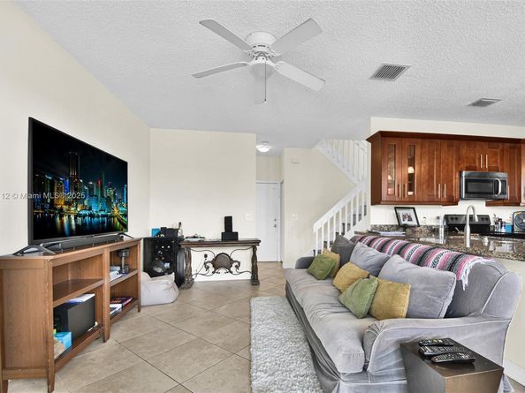 8713 NW 6th Ct, Coral Springs FL 33071