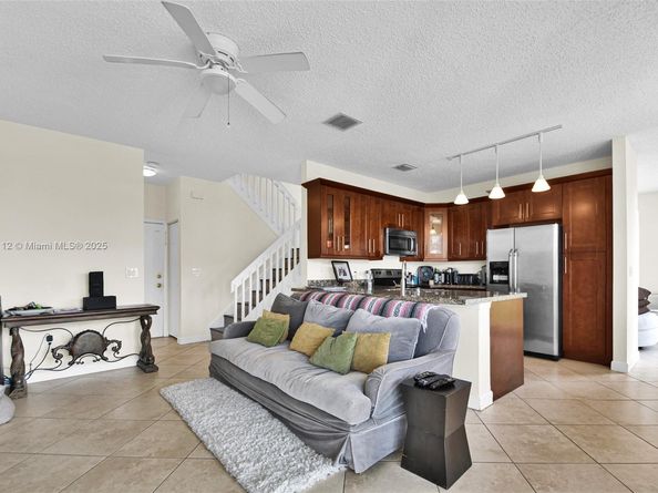 8713 NW 6th Ct, Coral Springs FL 33071