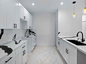 1346 NW 44th St, Miami FL 33142