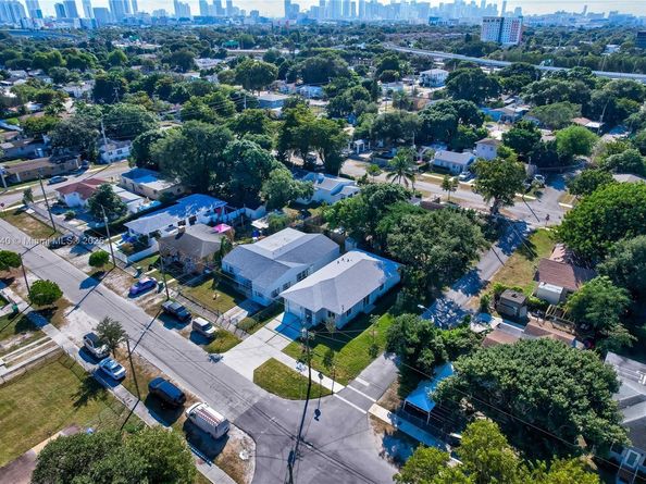 1346 NW 44th St, Miami FL 33142