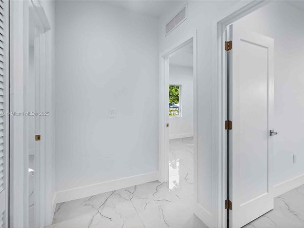 1346 NW 44th St, Miami FL 33142