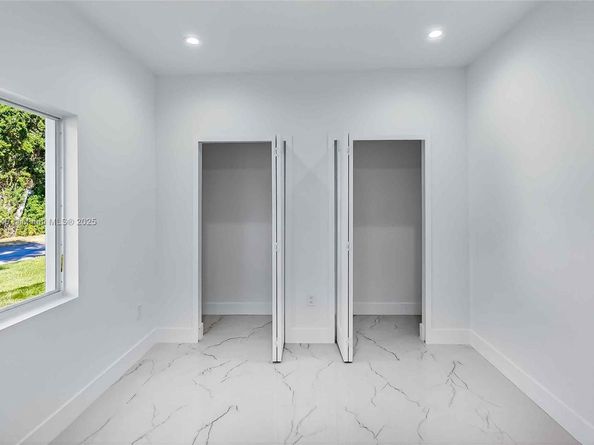 1346 NW 44th St, Miami FL 33142