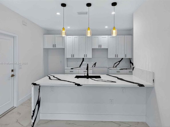 1346 NW 44th St, Miami FL 33142