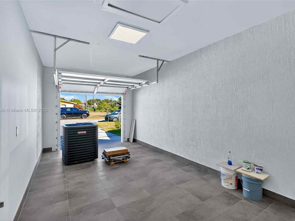 1346 NW 44th St, Miami FL 33142