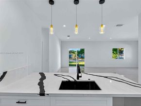 1346 NW 44th St, Miami FL 33142