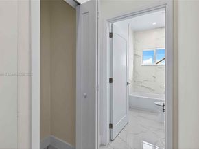 1346 NW 44th St, Miami FL 33142