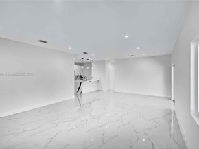 1346 NW 44th St, Miami FL 33142