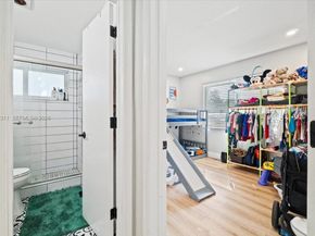 5402 NW 25th Ter, Tamarac FL 33309