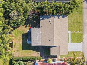 5402 NW 25th Ter, Tamarac FL 33309