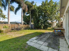 5402 NW 25th Ter, Tamarac FL 33309